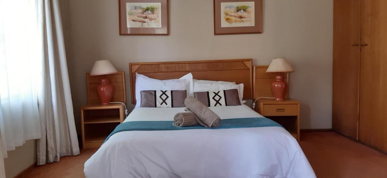 The Historic Hogsback Inn Экстерьер фото